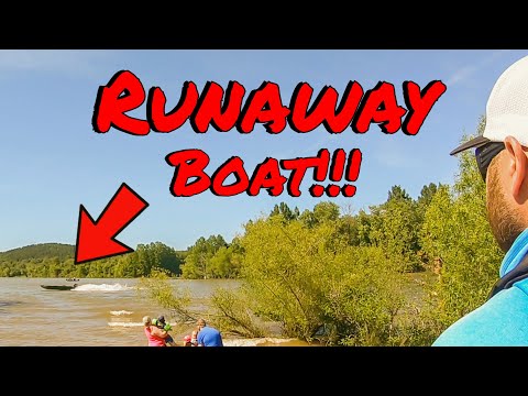 RUNAWAY BOAT CRASH!! – Lake Chickamauga Summer Boating